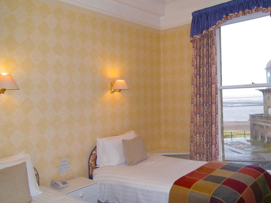 The North Euston Hotel Fleetwood Exterior photo