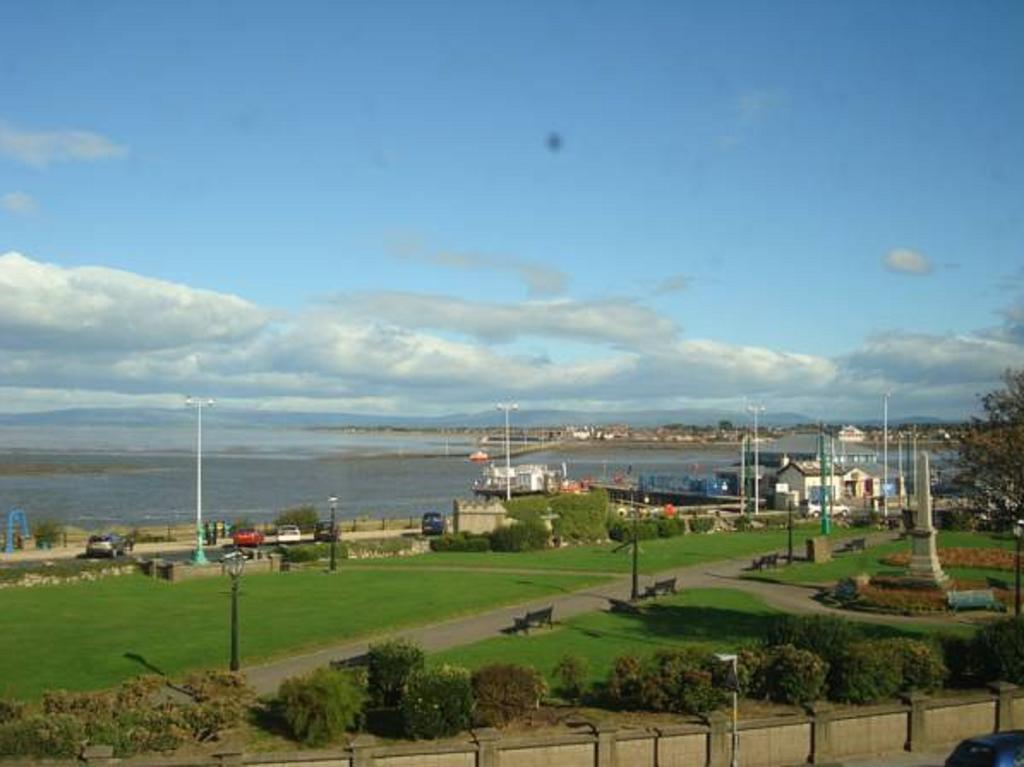 The North Euston Hotel Fleetwood Exterior photo